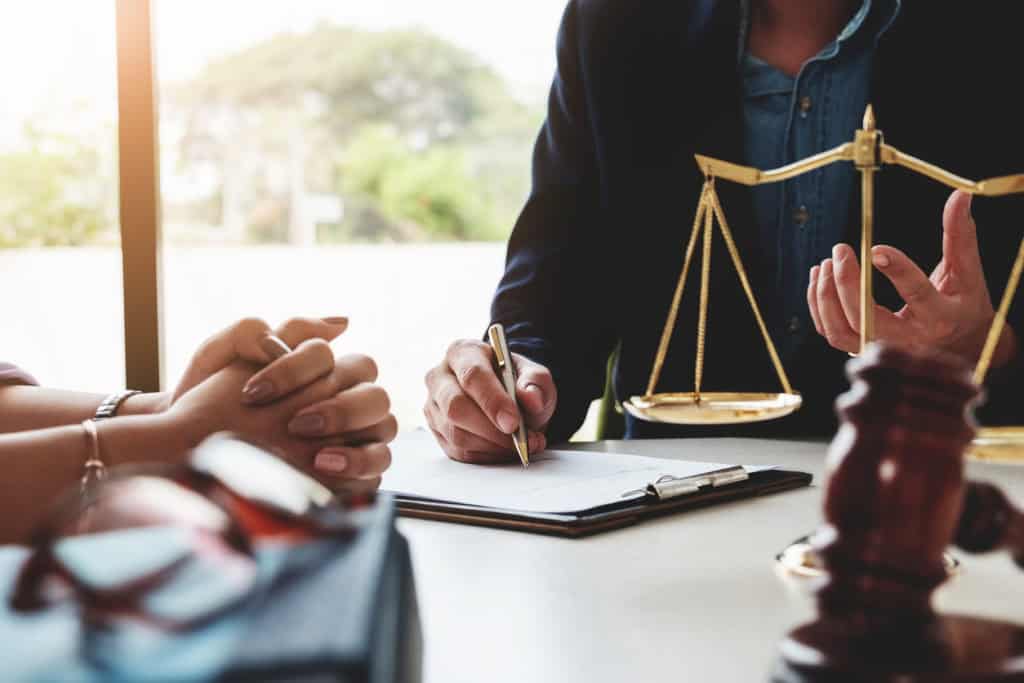 Court Applications vs. Mediation: A Less Stressful Path with EH Mediation Brigg